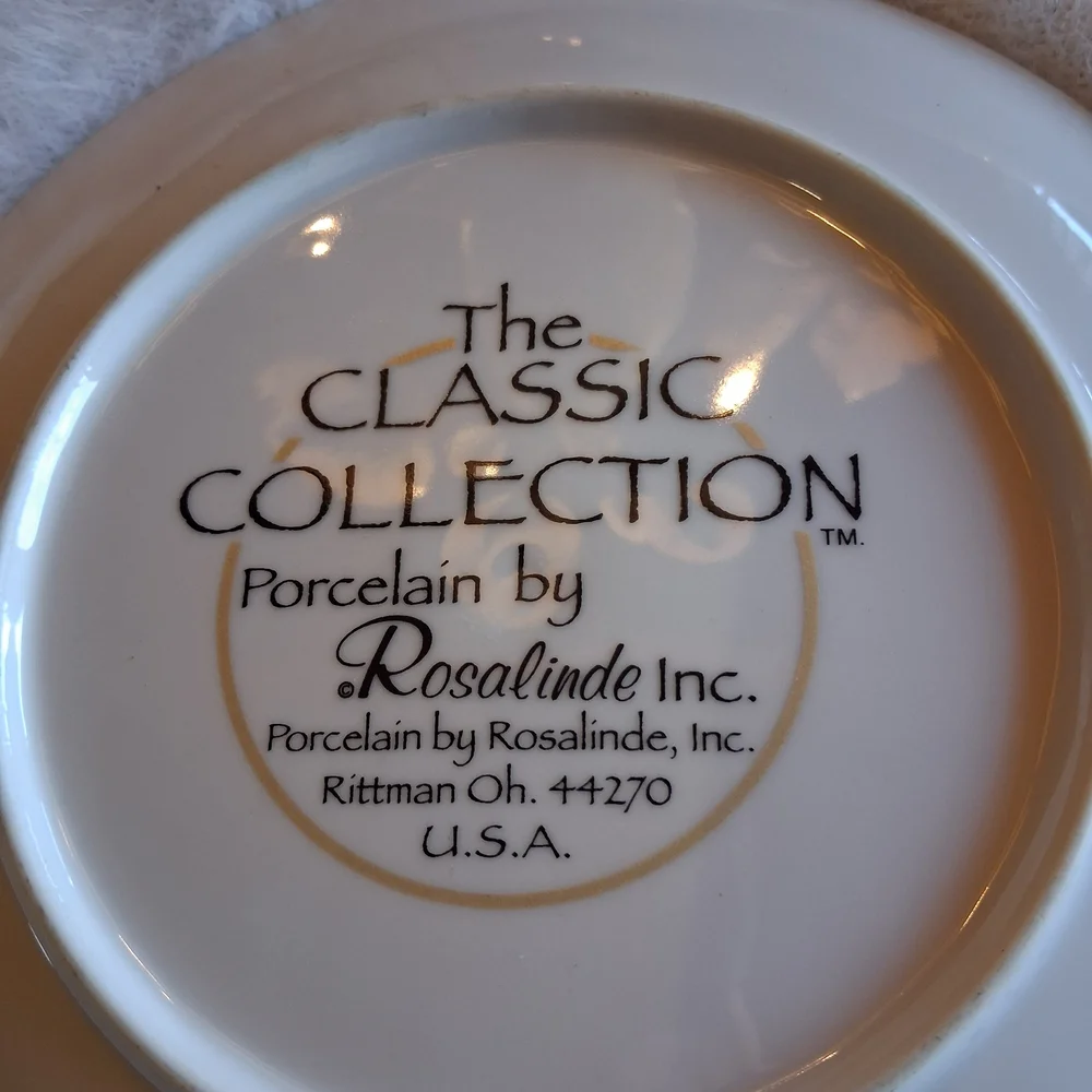 Decorative Dog Plate with Gold Rim